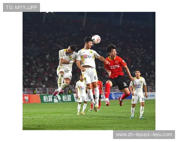 足球比赛中的快速反应与对抗技巧